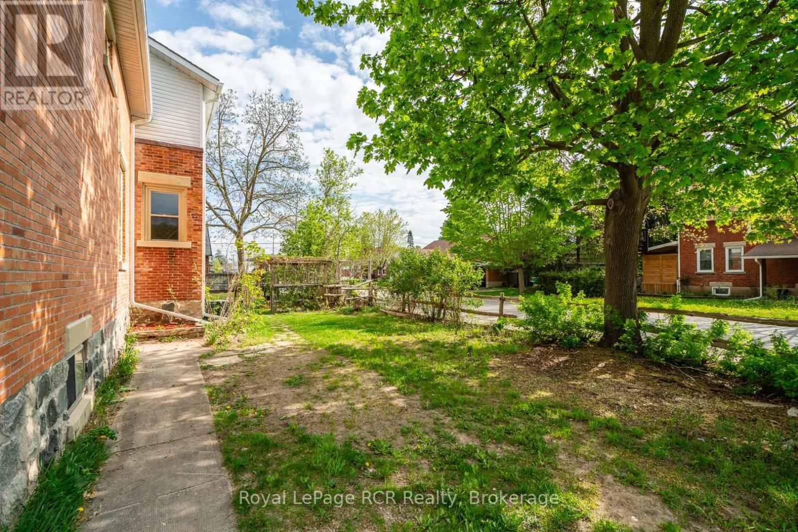 463 12th Street, Hanover, Ontario  N4N 1W1 - Photo 34 - X12152747