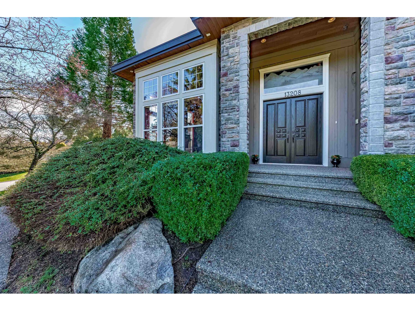 13208 23a Avenue, Surrey, British Columbia  V4A 9W5 - Photo 2 - R3003501