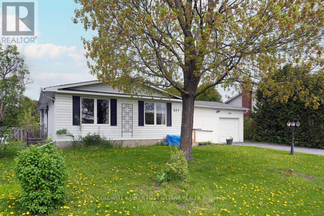 Property at 323 AMIENS STREET image 2