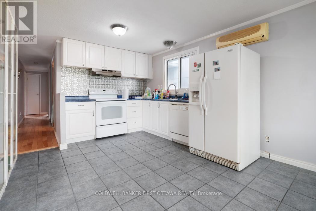 Property at 323 AMIENS STREET image 4