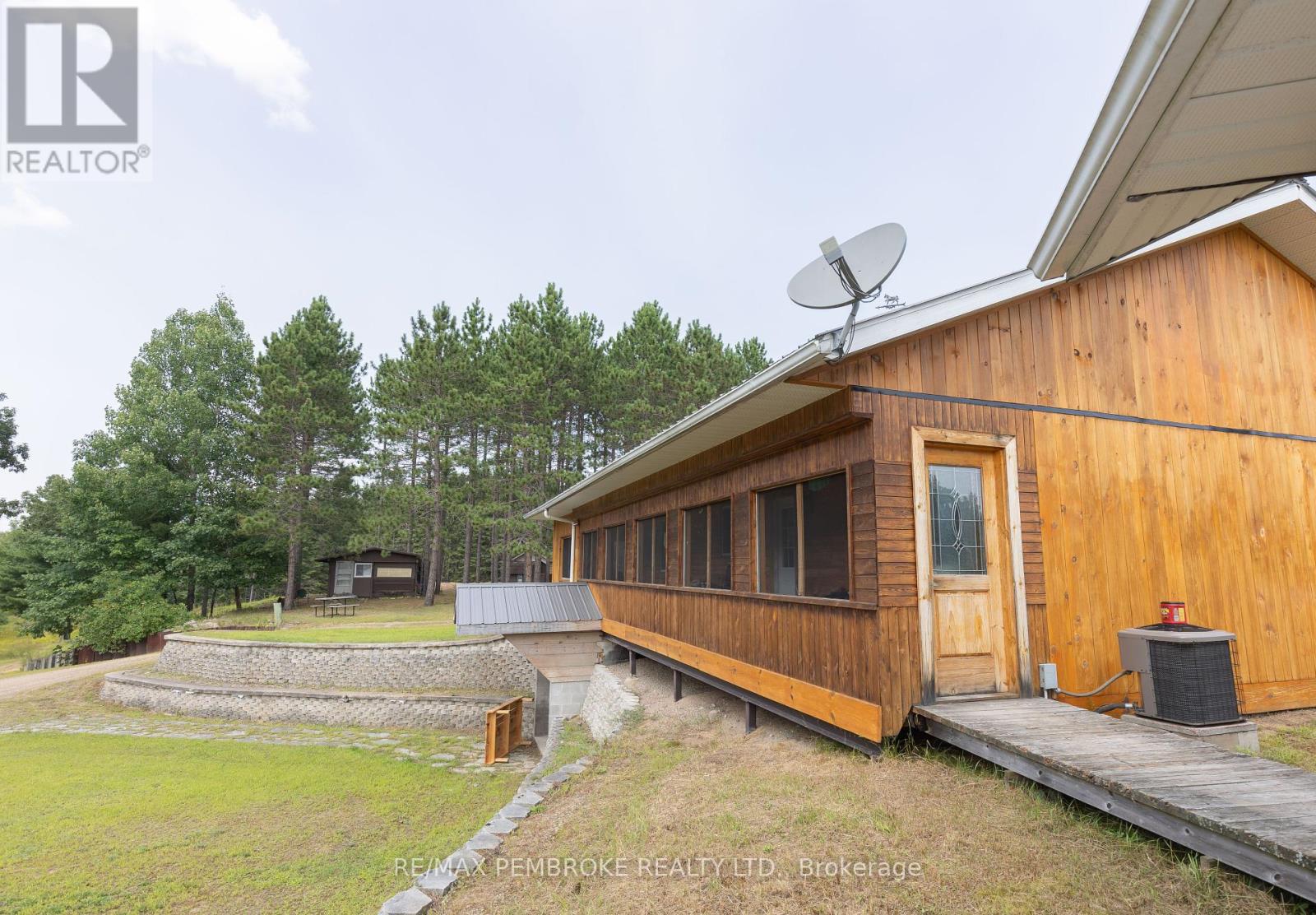 4293 Round Lake Road, Killaloe, Ontario  K0J 2A0 - Photo 26 - X12152289