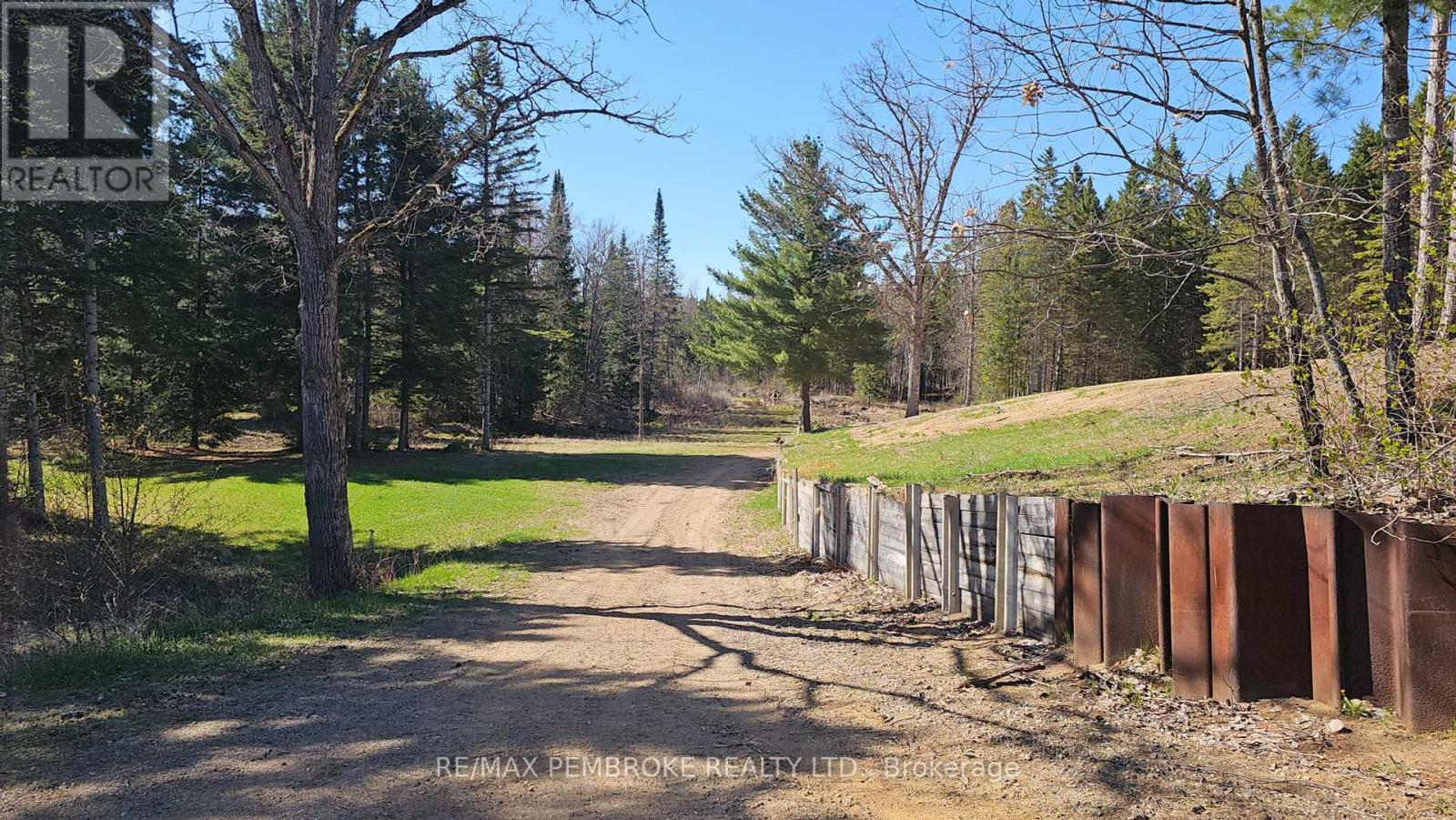 4293 Round Lake Road, Killaloe, Ontario  K0J 2A0 - Photo 4 - X12152289