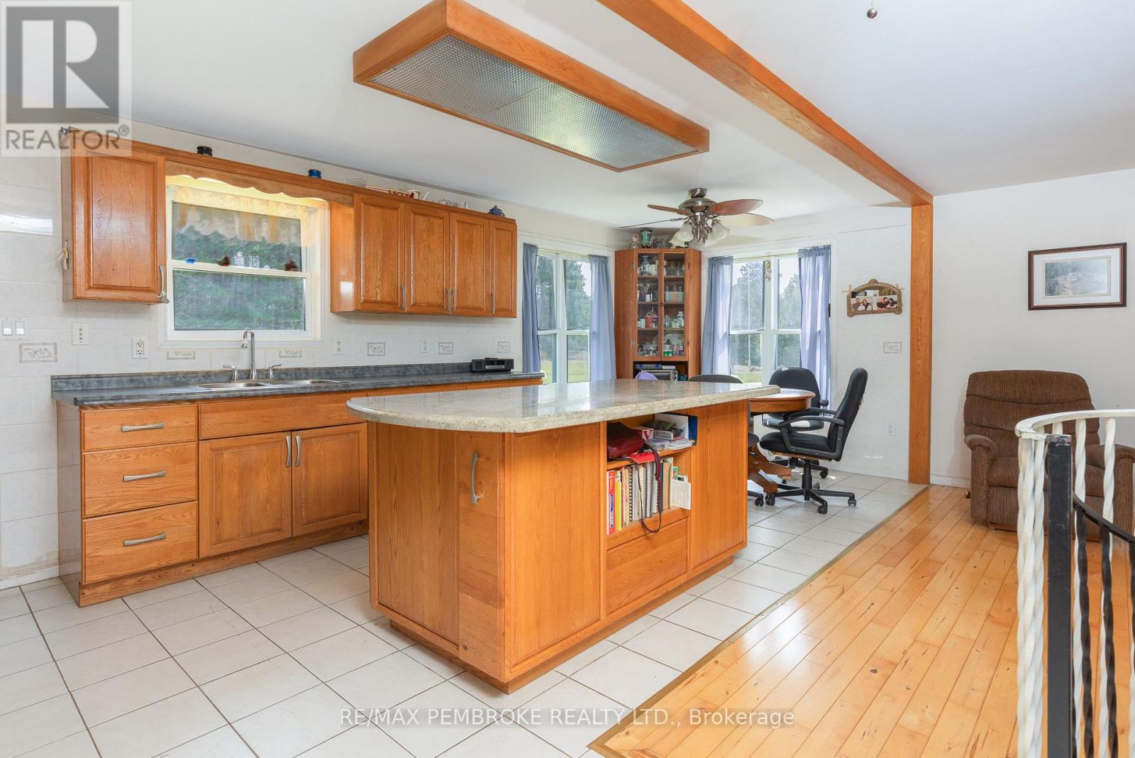 4293 Round Lake Road, Killaloe, Ontario  K0J 2A0 - Photo 8 - X12152289