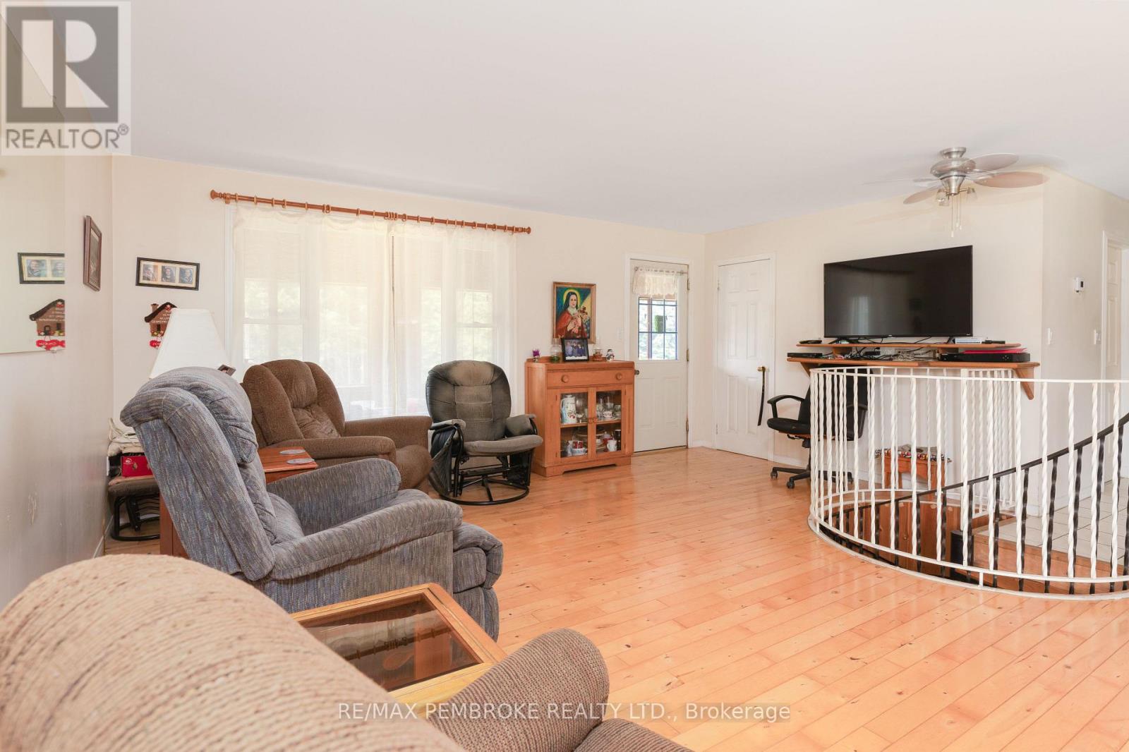 4293 Round Lake Road, Killaloe, Ontario  K0J 2A0 - Photo 9 - X12152289