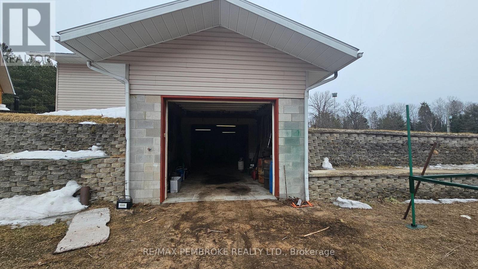 4293 Round Lake Road, Killaloe, Ontario  K0J 2A0 - Photo 45 - X12152289