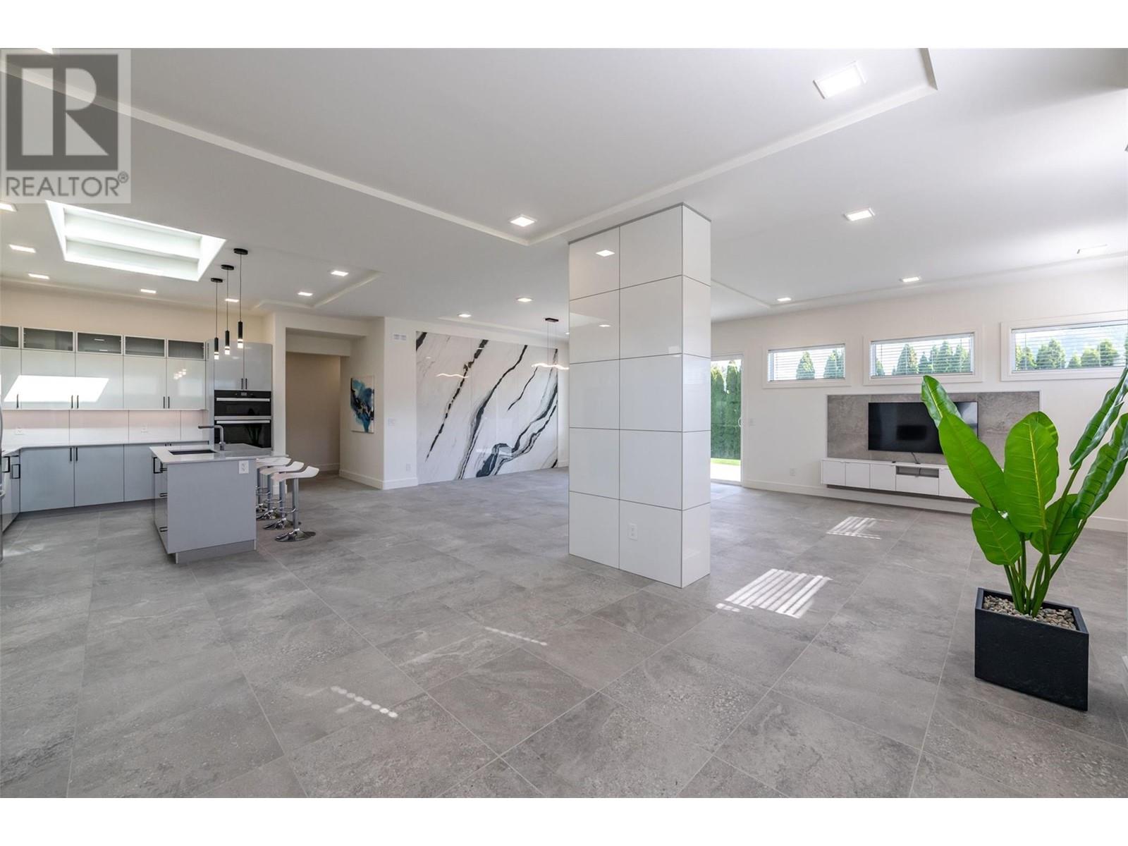 1723 Treffry Place, Summerland, British Columbia  V0H 1Z9 - Photo 9 - 10348215