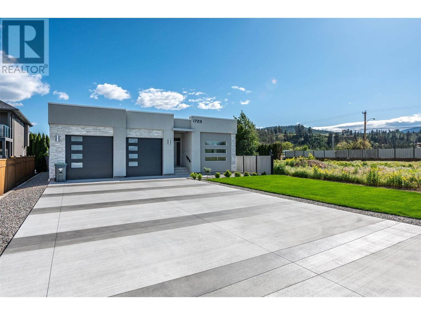 1723 Treffry Place, Summerland, British Columbia  V0H 1Z9 - Photo 2 - 10348215