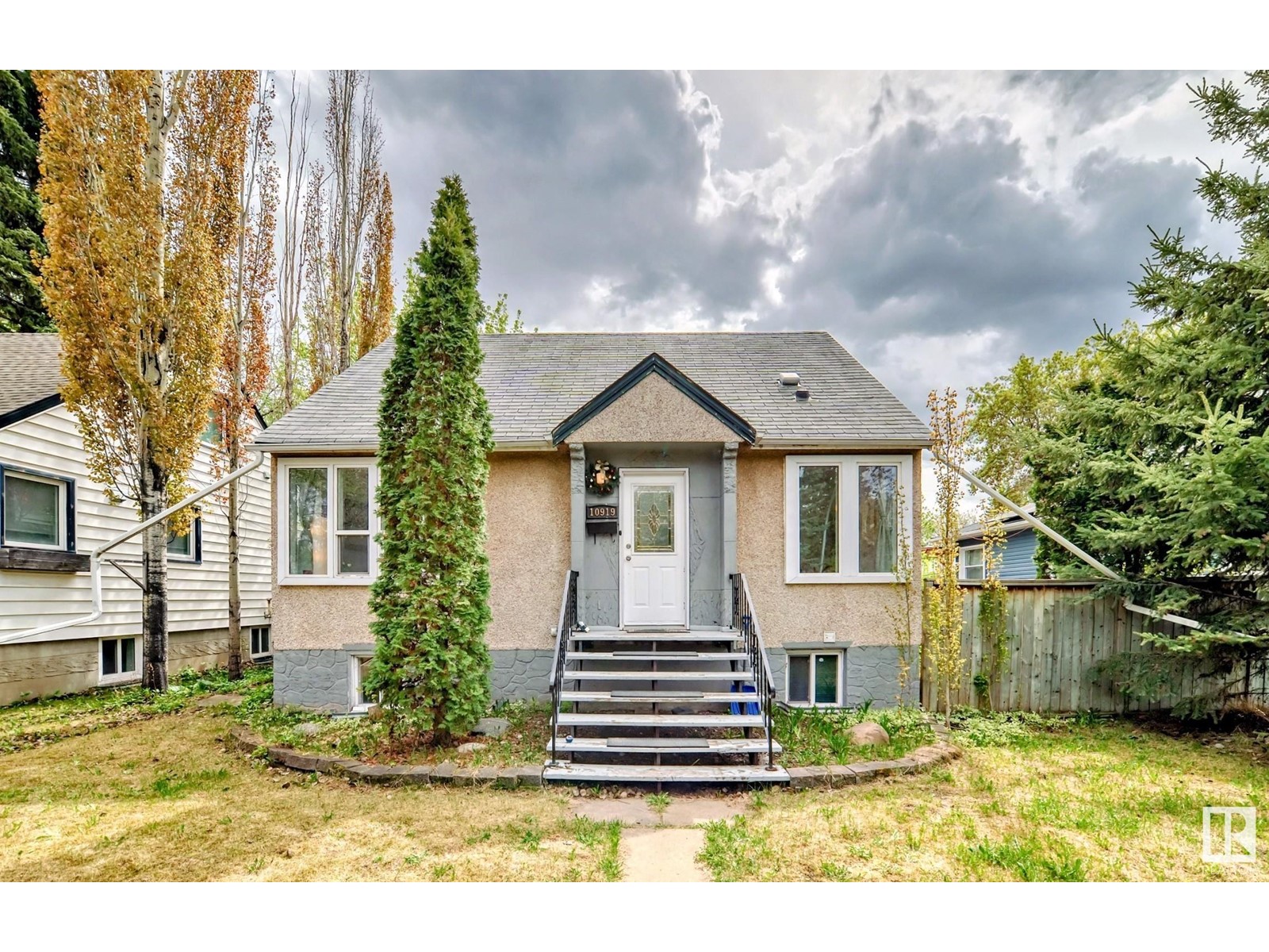 10919 67 AV NW, Edmonton, Alberta