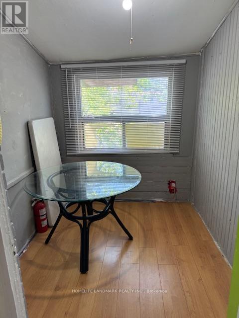 10 Carling Avenue, Toronto, Ontario  M6G 3S1 - Photo 4 - W12019984