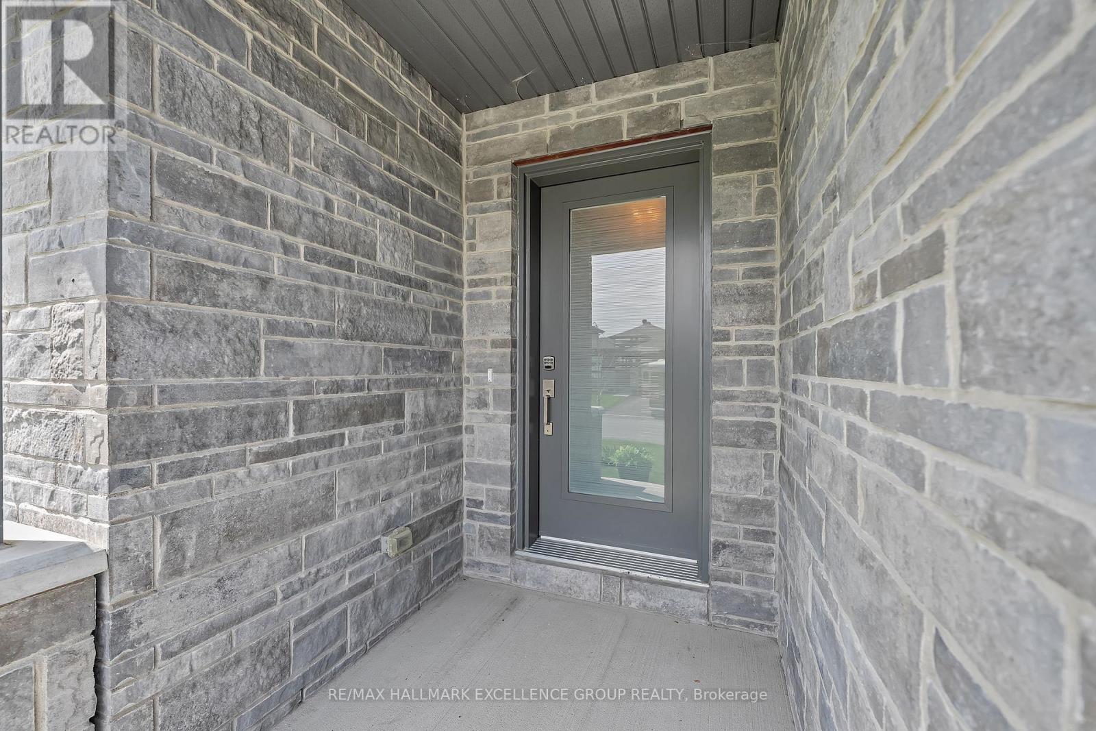 628 Cobalt Street, Clarence-Rockland, Ontario  K4K 0L4 - Photo 4 - X12152758