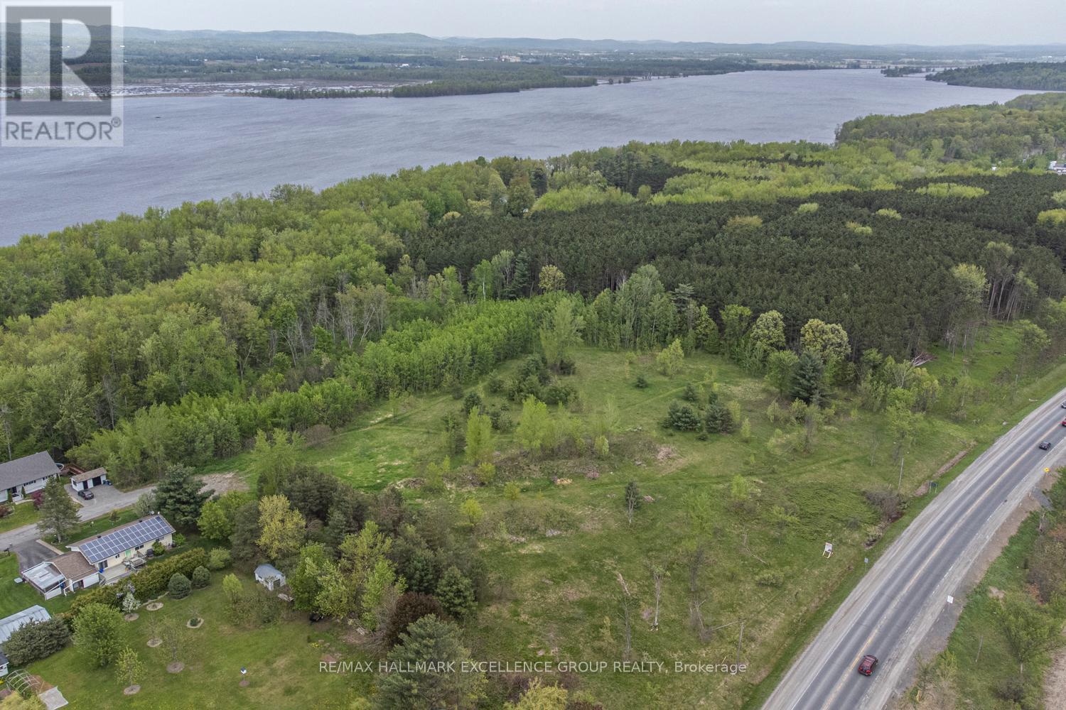 103 Pigeon Street, Clarence-Rockland, Ontario  K4K 1J8 - Photo 4 - X12152771