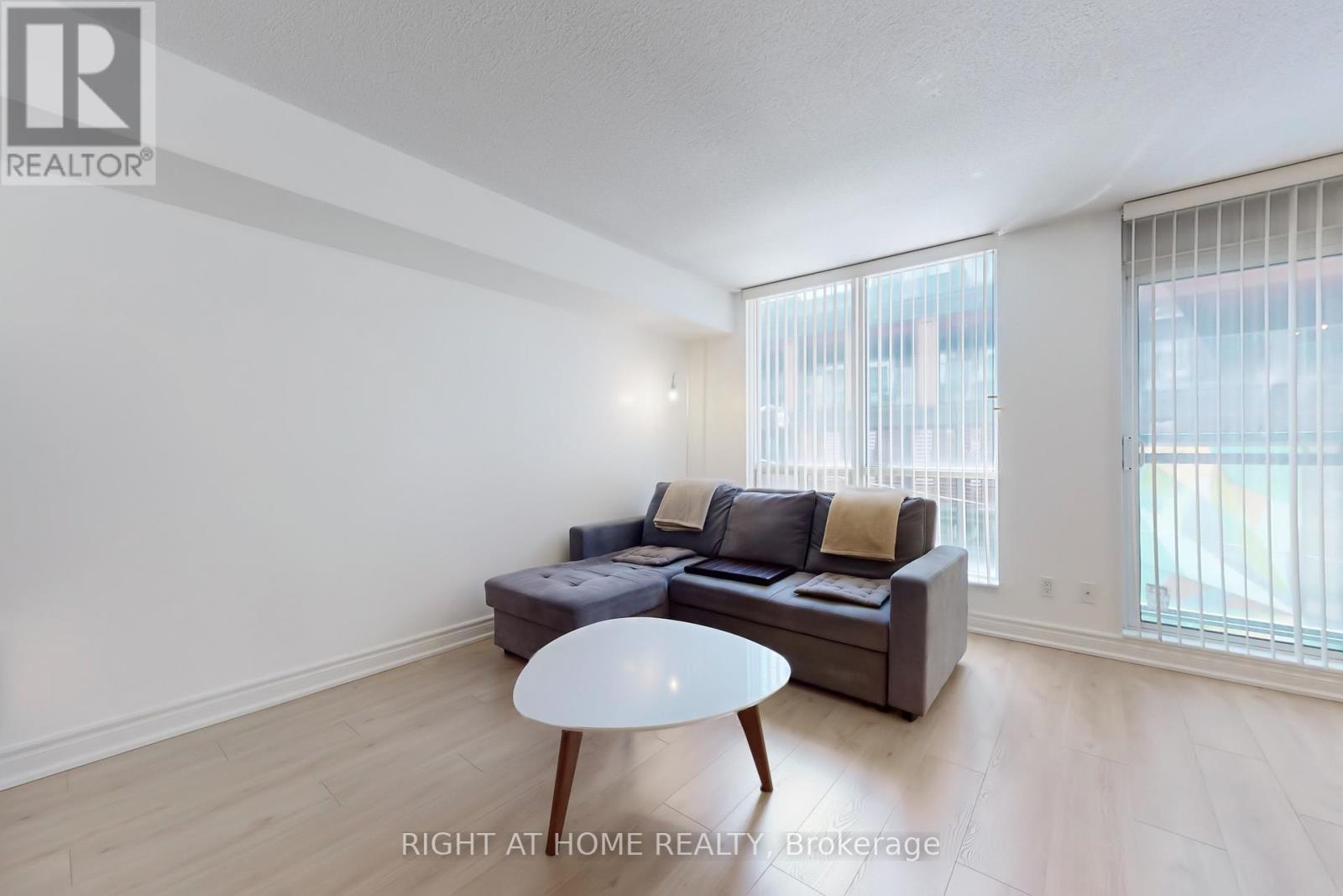 304 - 75 Dalhousie Street, Toronto, Ontario  M5B 2R9 - Photo 8 - C12152770