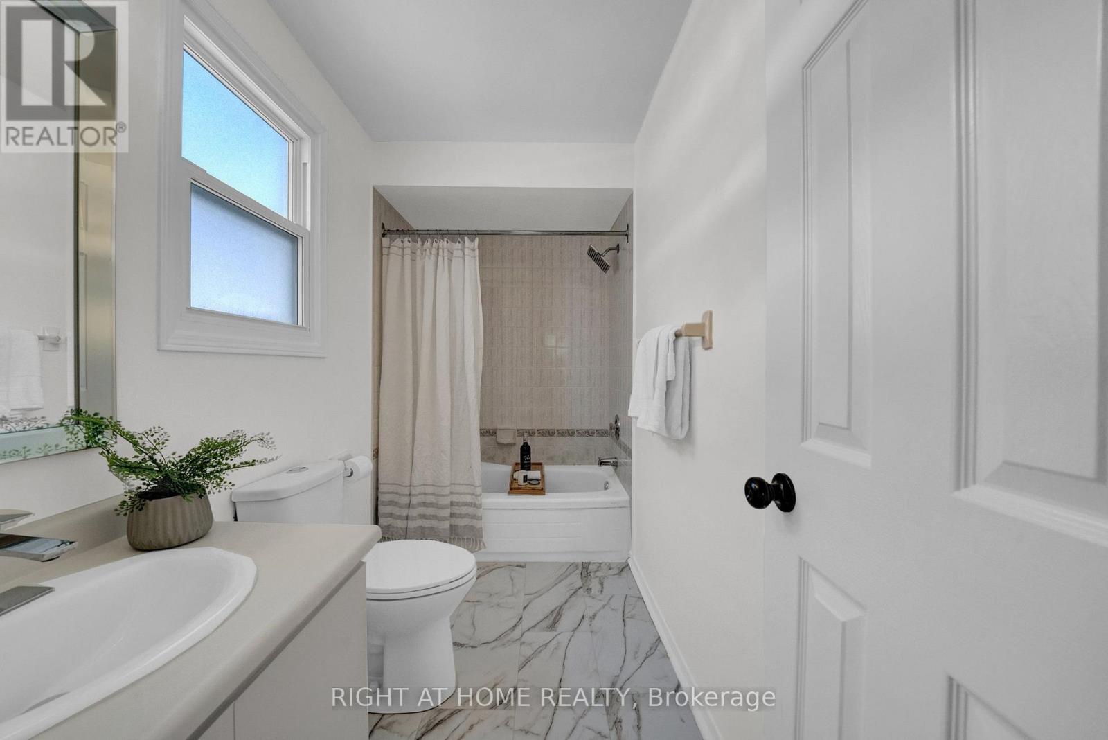 69 Reed Drive, Ajax (Central), Ontario  L1S 6T7 - Photo 24 - E12152783
