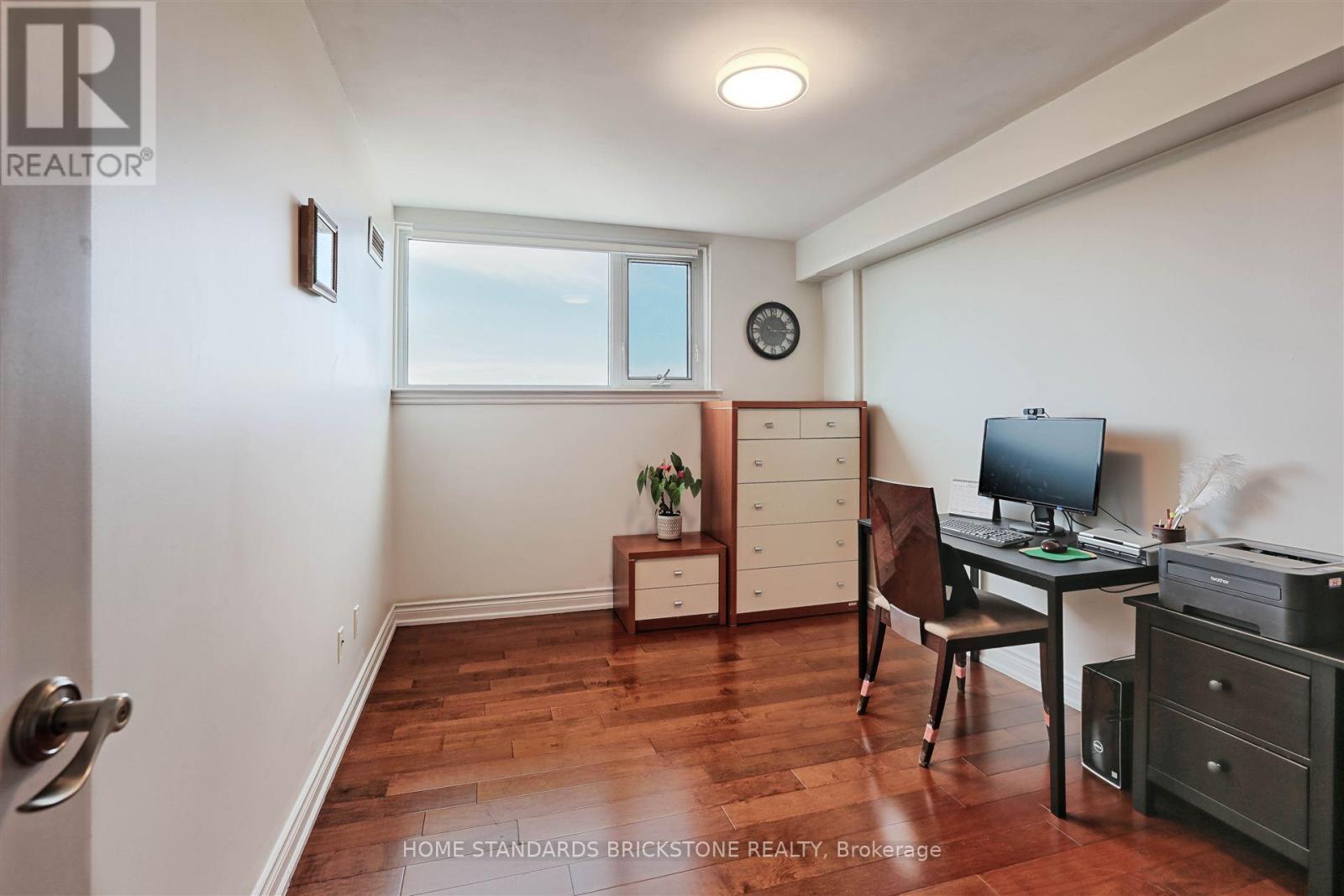 601 - 240 Scarlett Road, Toronto, Ontario  M6N 4X4 - Photo 17 - W12152756