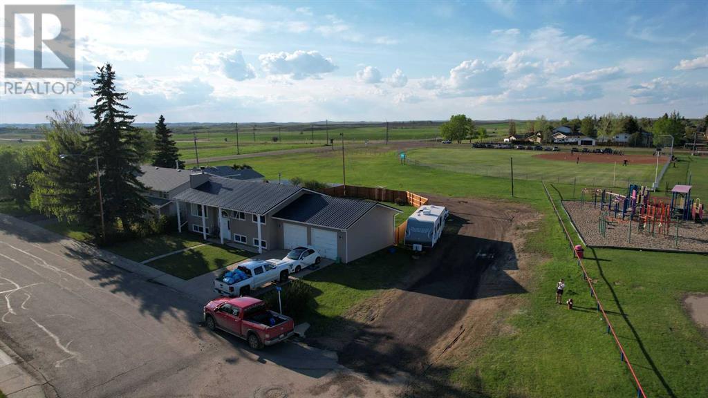 Property at 602 9 ave w image 4
