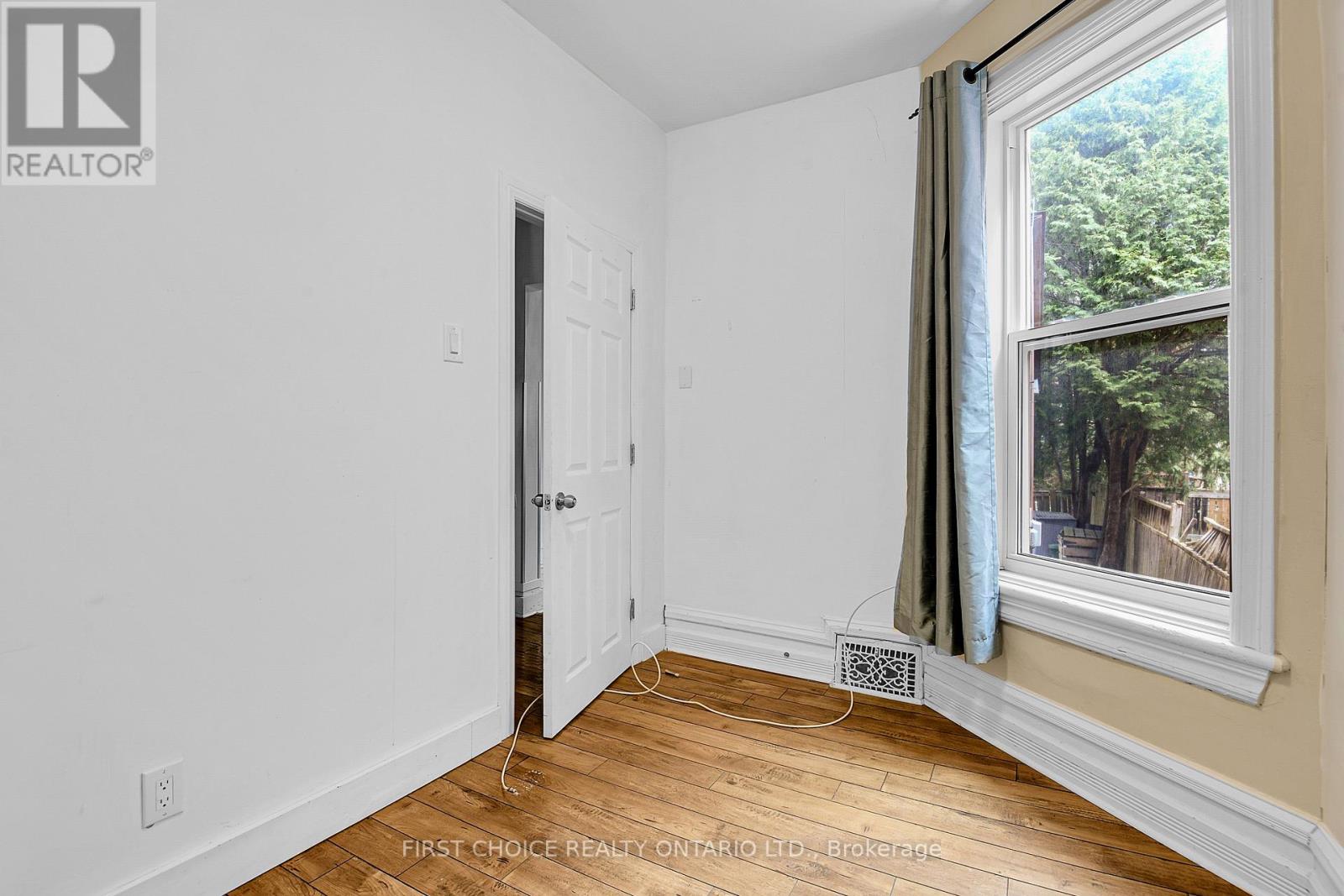 349 Chapel Street, Ottawa, Ontario  K1N 7Z5 - Photo 14 - X12152800
