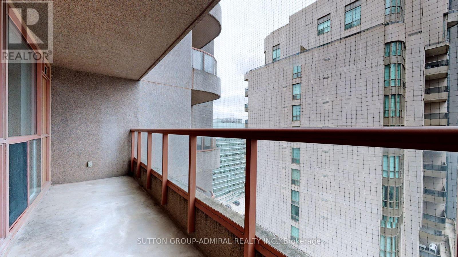 2708 - 736 Bay Street, Toronto, Ontario  M5G 1N6 - Photo 11 - C12152810