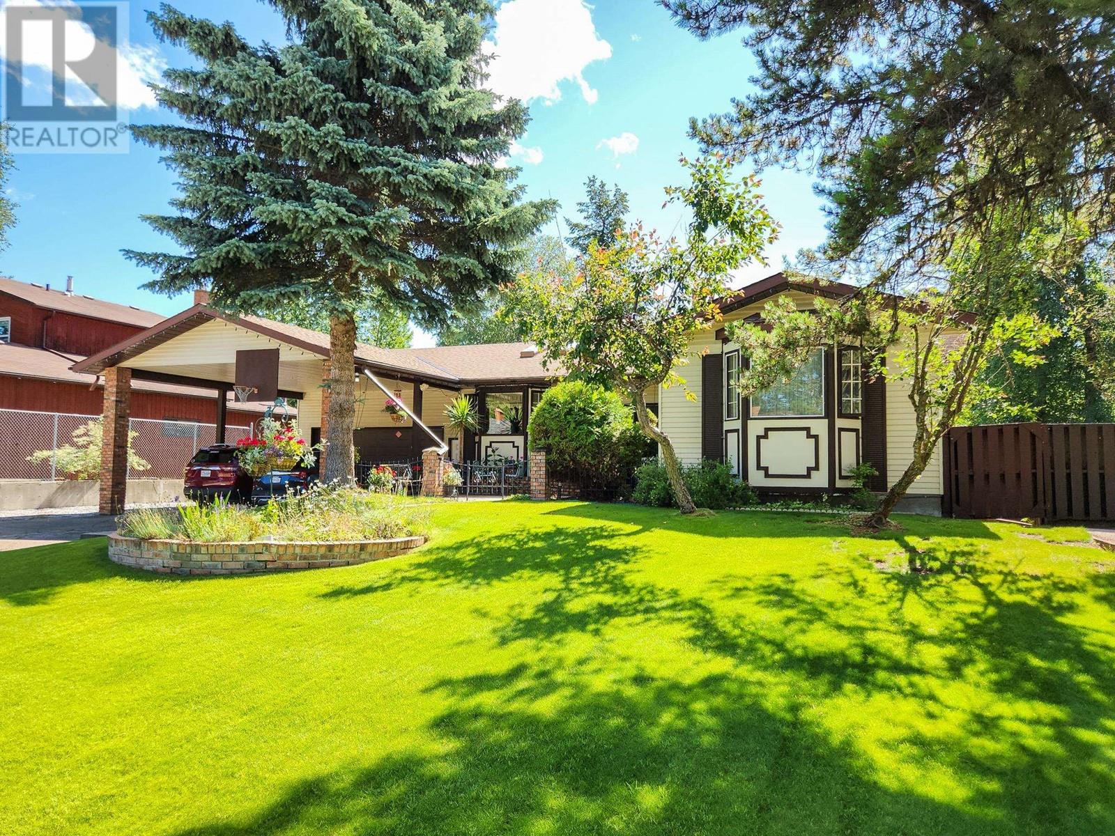 Property at 2774 WILDWOOD CRESCENT image 3