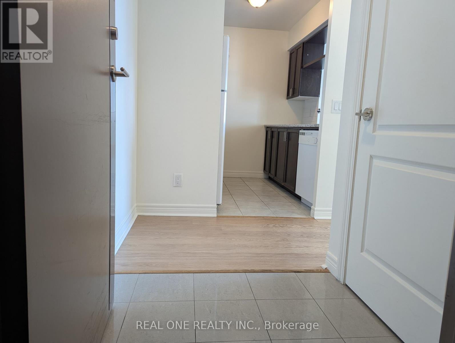 2601 - 60 Town Centre Court, Toronto (Bendale), Ontario  M1P 0B1 - Photo 2 - E12152808
