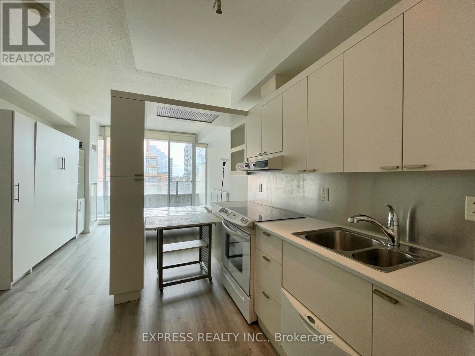 1623a - 111 Elizabeth Street, Toronto, Ontario  M5G 1P7 - Photo 2 - C12150342