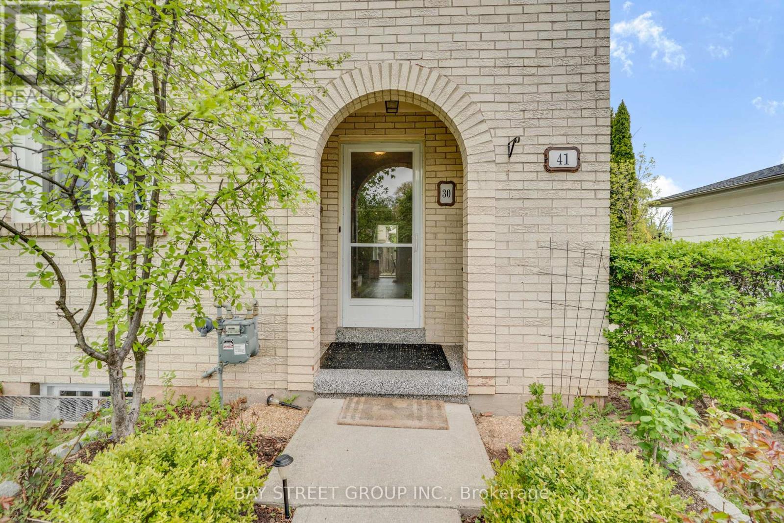 30 - 41 Nadia Place, Oakville, Ontario  L6H 1K1 - Photo 2 - W12152812