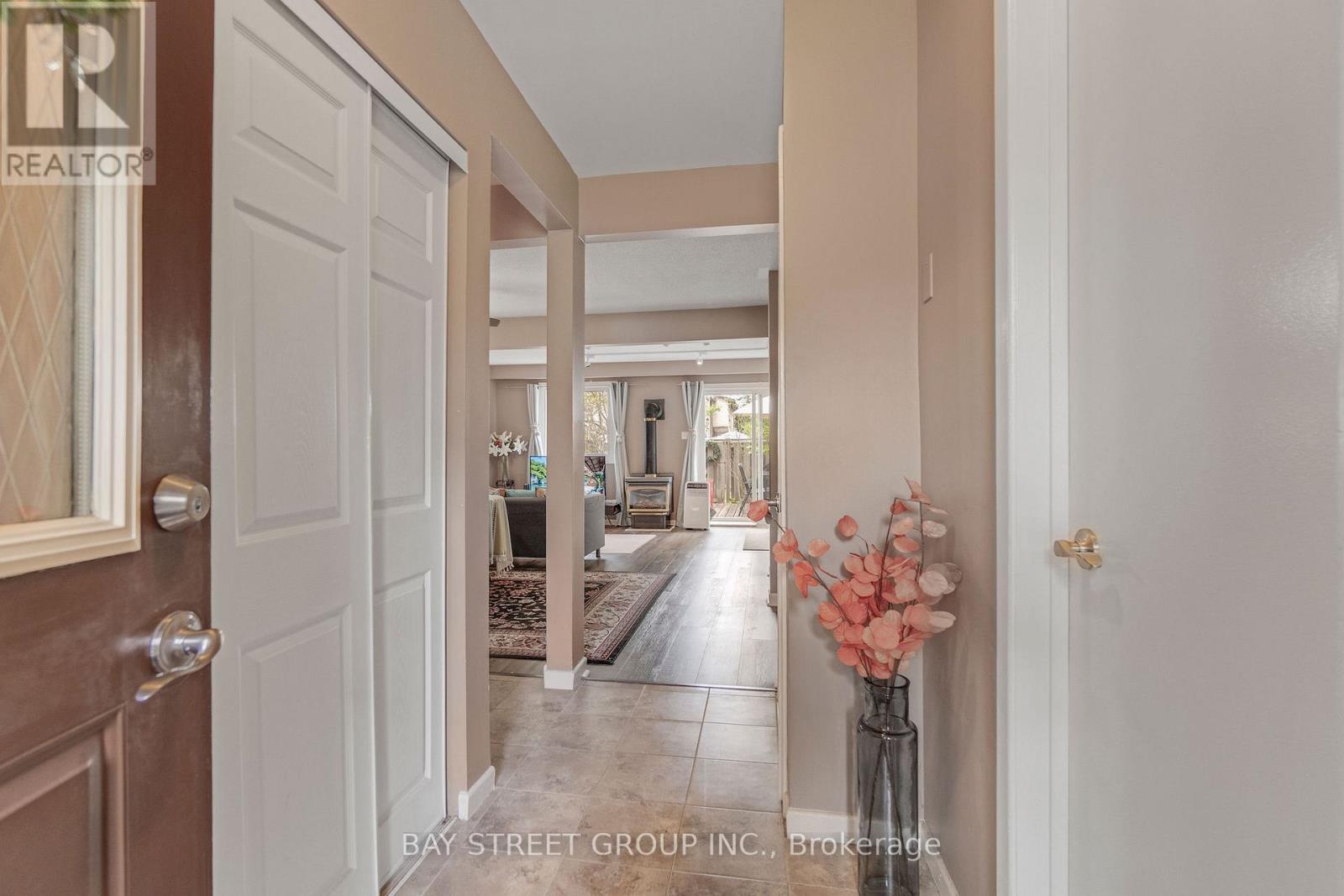 30 - 41 Nadia Place, Oakville, Ontario  L6H 1K1 - Photo 5 - W12152812