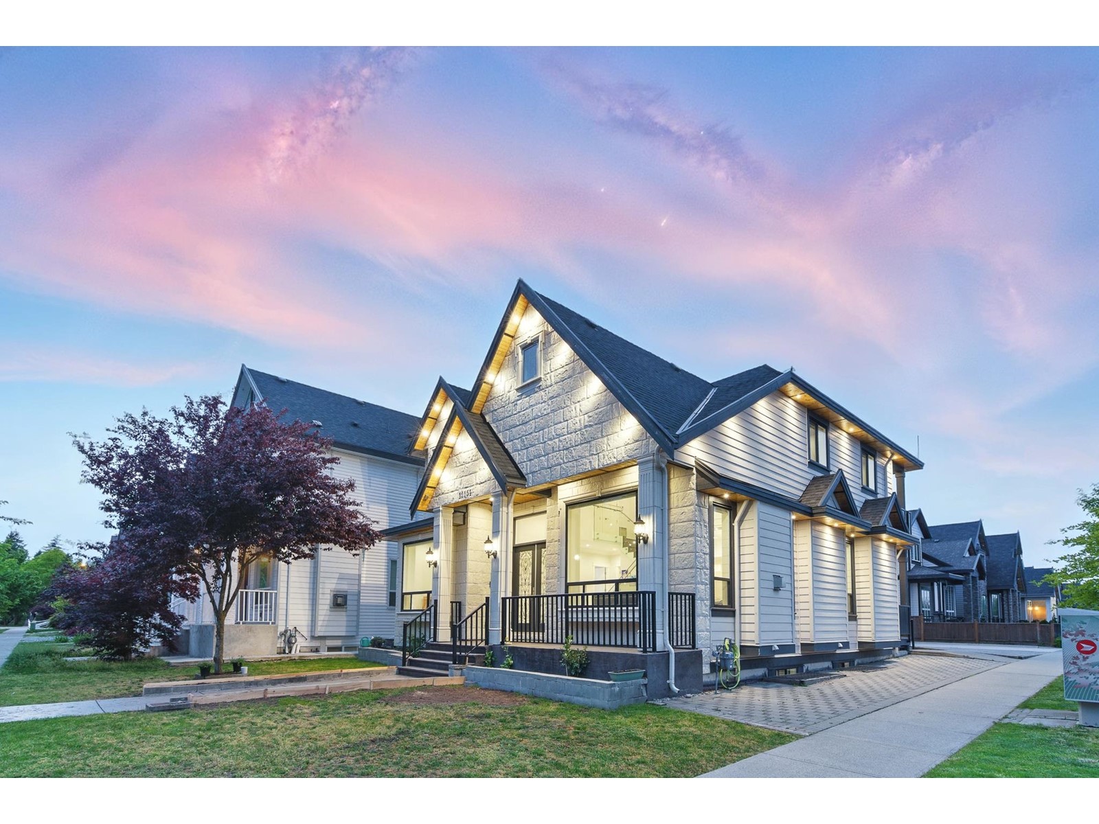 12151 66 Avenue, Surrey, British Columbia  V3W 1Z8 - Photo 2 - R3003560