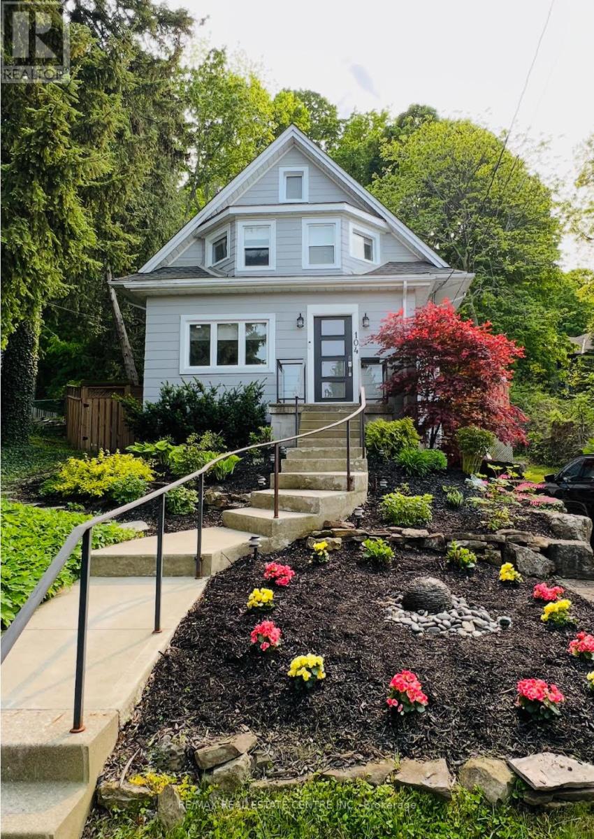 Property at 104 GIBSON STREET image 1