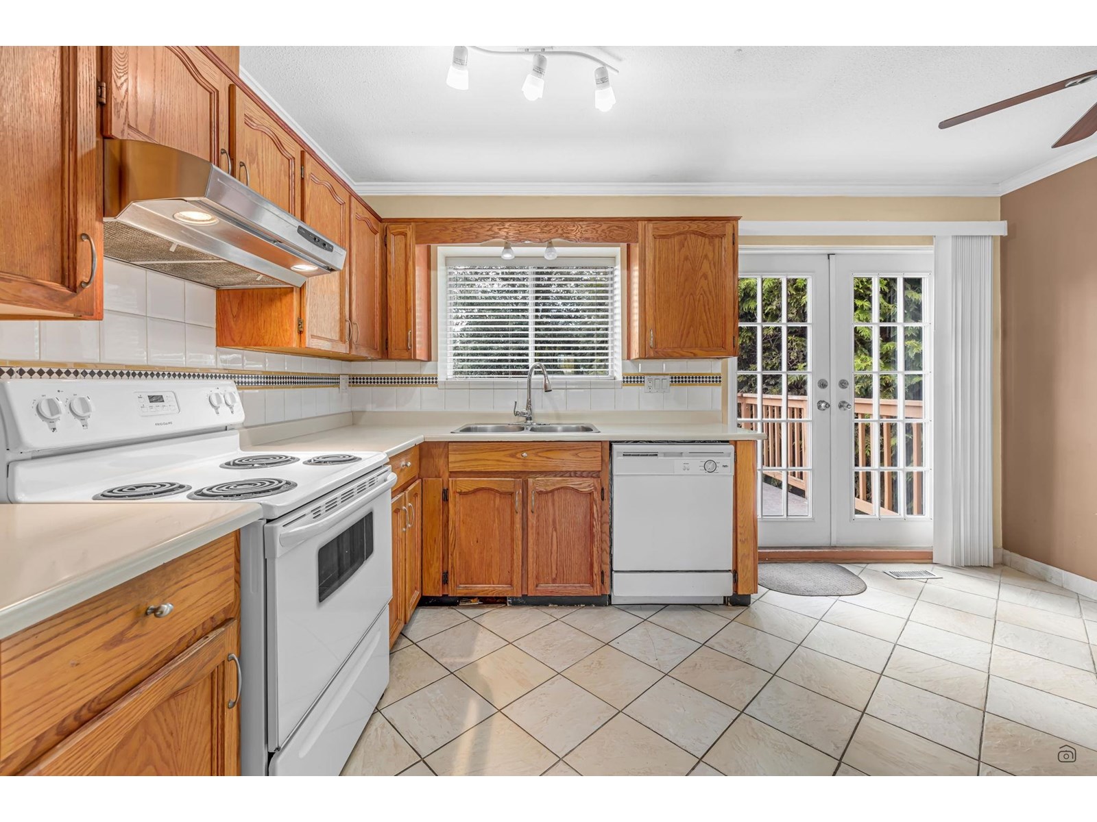 6171 192 Street, Surrey, British Columbia  V3S 8C7 - Photo 4 - R3003120