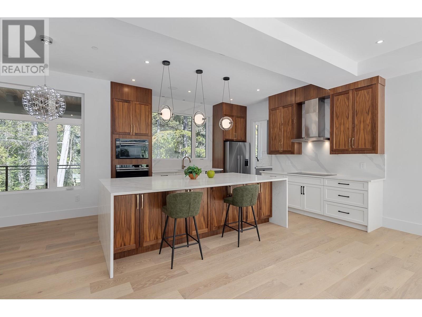 9113 Riverside Drive, Whistler, British Columbia  V8E 1M1 - Photo 6 - R2997708