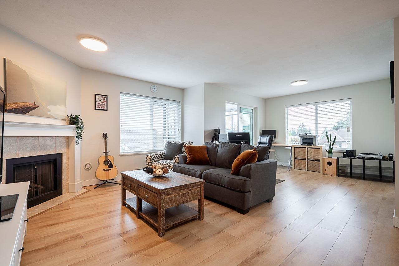 304 1500 Merklin Street, White Rock, British Columbia  V4B 4C5 - Photo 4 - R3003164