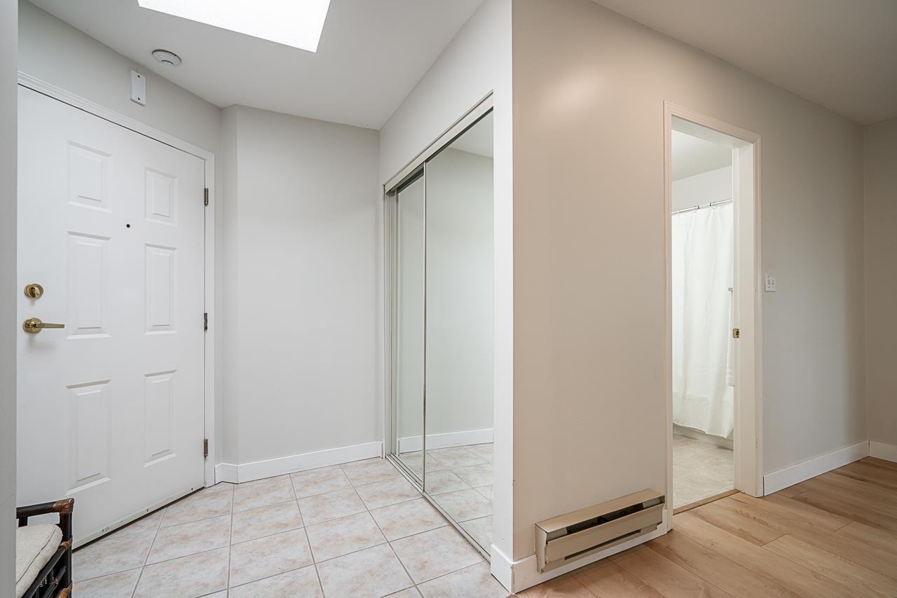 304 1500 Merklin Street, White Rock, British Columbia  V4B 4C5 - Photo 3 - R3003164