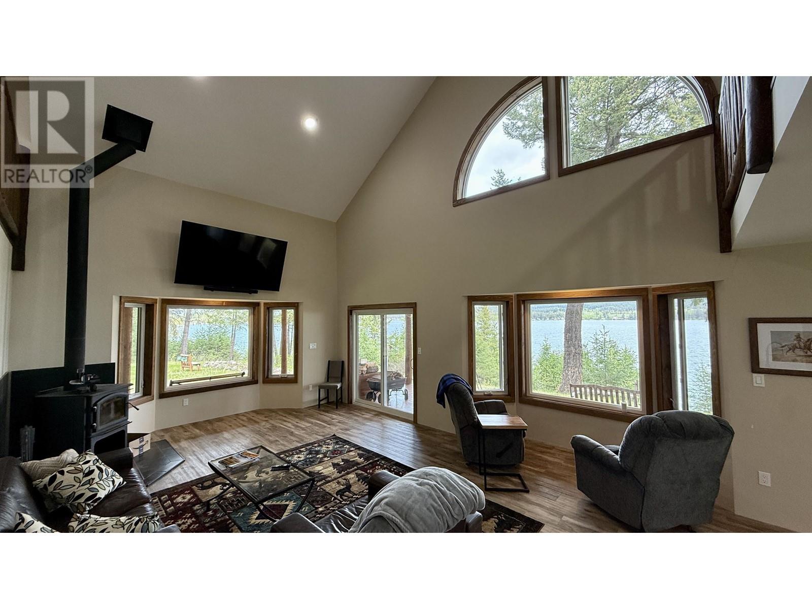 4460 TATTON-HELENA FS ROAD Lac La Hache Photo 7