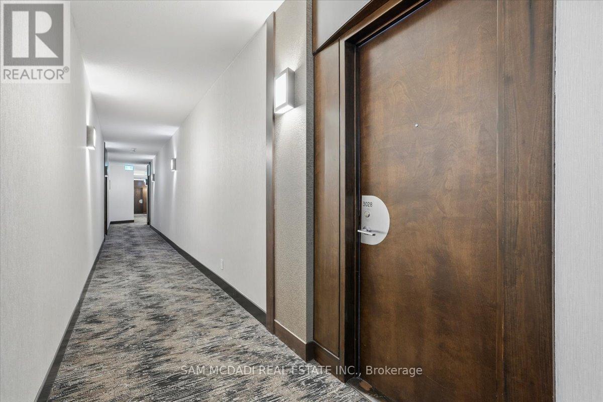 3028 - 3888 Duke Of York Boulevard, Mississauga, Ontario  L5B 4P5 - Photo 2 - W12152817
