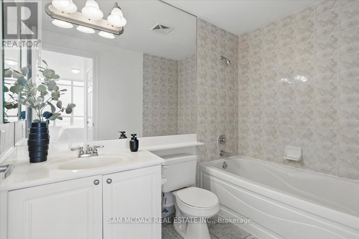 3028 - 3888 Duke Of York Boulevard, Mississauga, Ontario  L5B 4P5 - Photo 26 - W12152817