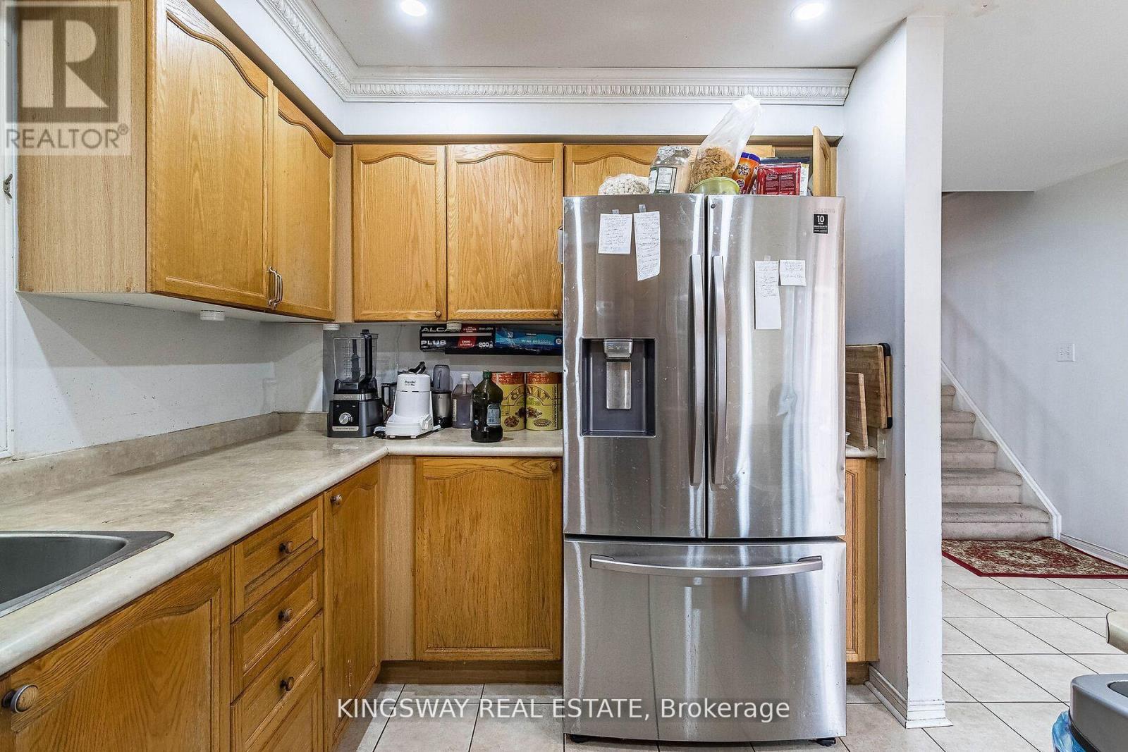 58 Leagate Street, Brampton, Ontario  L7A 2A9 - Photo 11 - W12152837