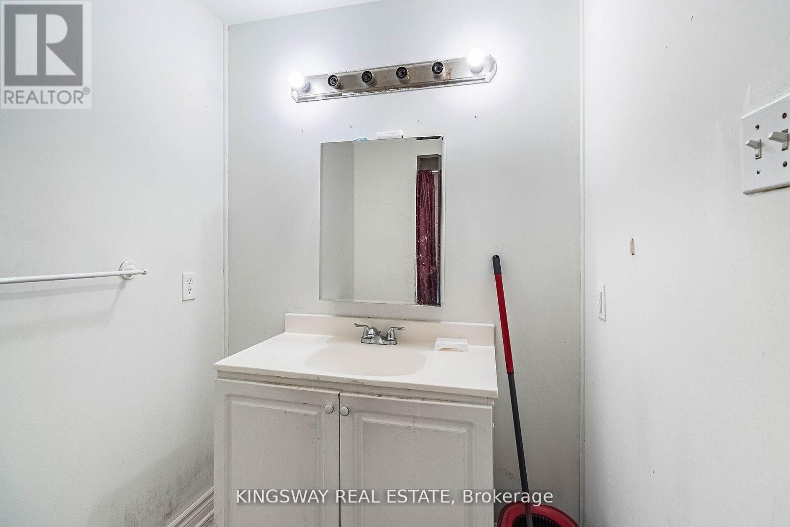 58 Leagate Street, Brampton, Ontario  L7A 2A9 - Photo 35 - W12152837