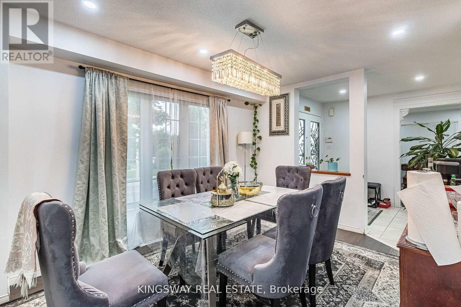 58 Leagate Street, Brampton, Ontario  L7A 2A9 - Photo 7 - W12152837