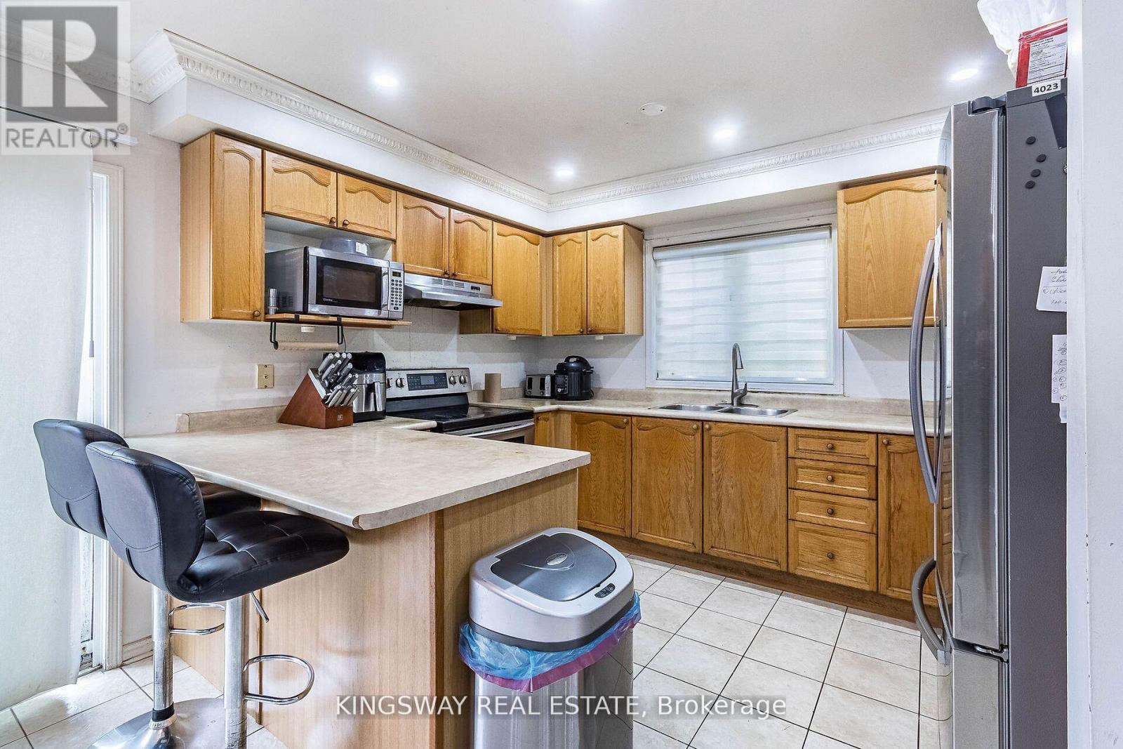 58 Leagate Street, Brampton, Ontario  L7A 2A9 - Photo 8 - W12152837