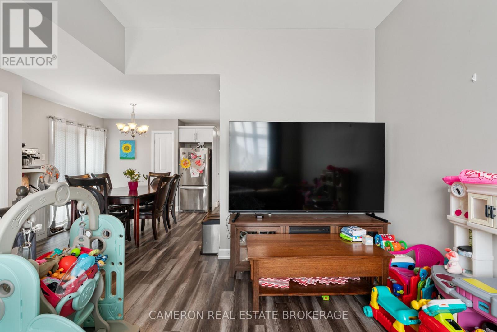 Property at 208 BELLWOOD DRIVE image 4