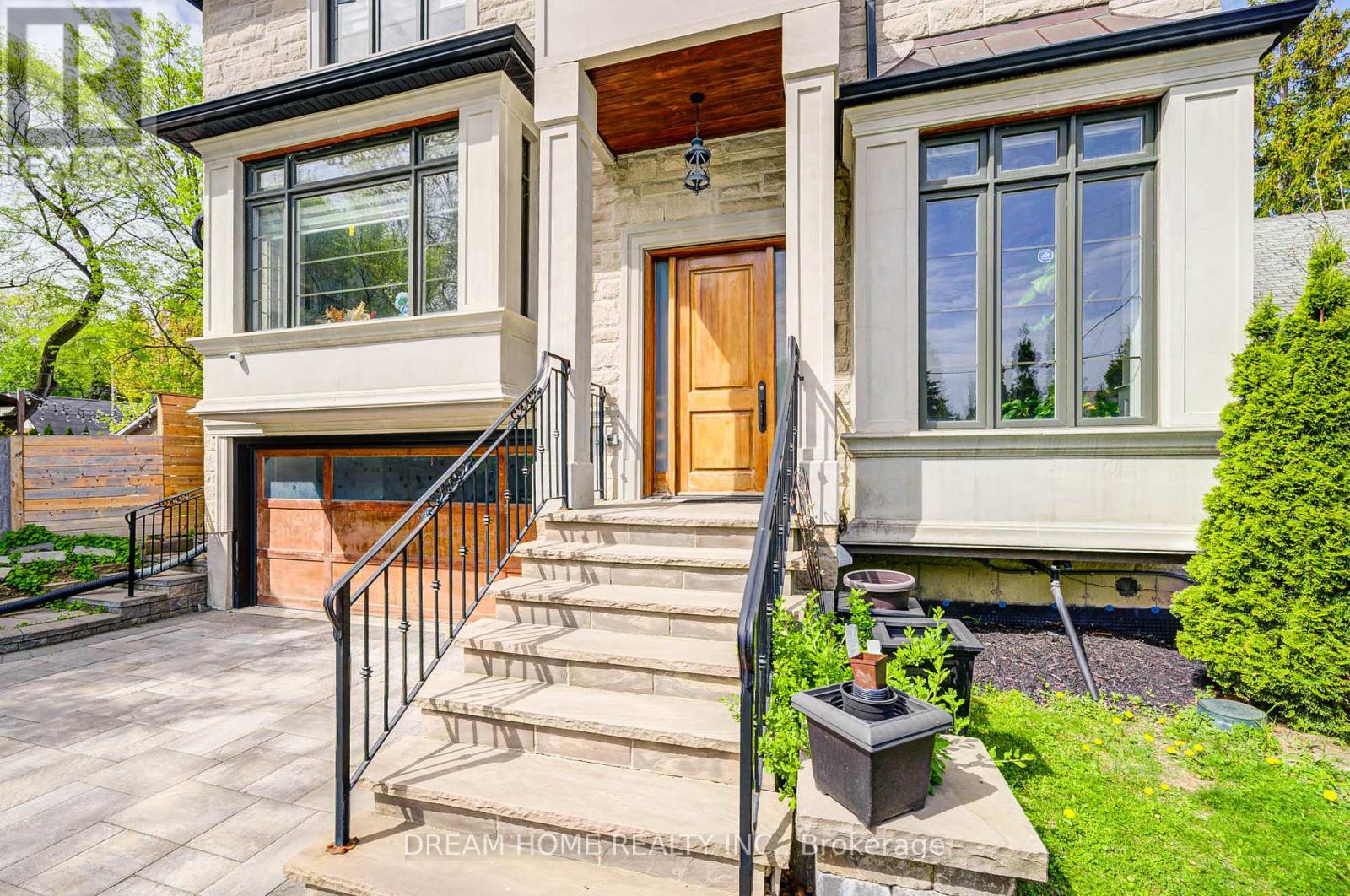 22 Leona Drive, Toronto, Ontario  M2N 4V5 - Photo 3 - C12152852