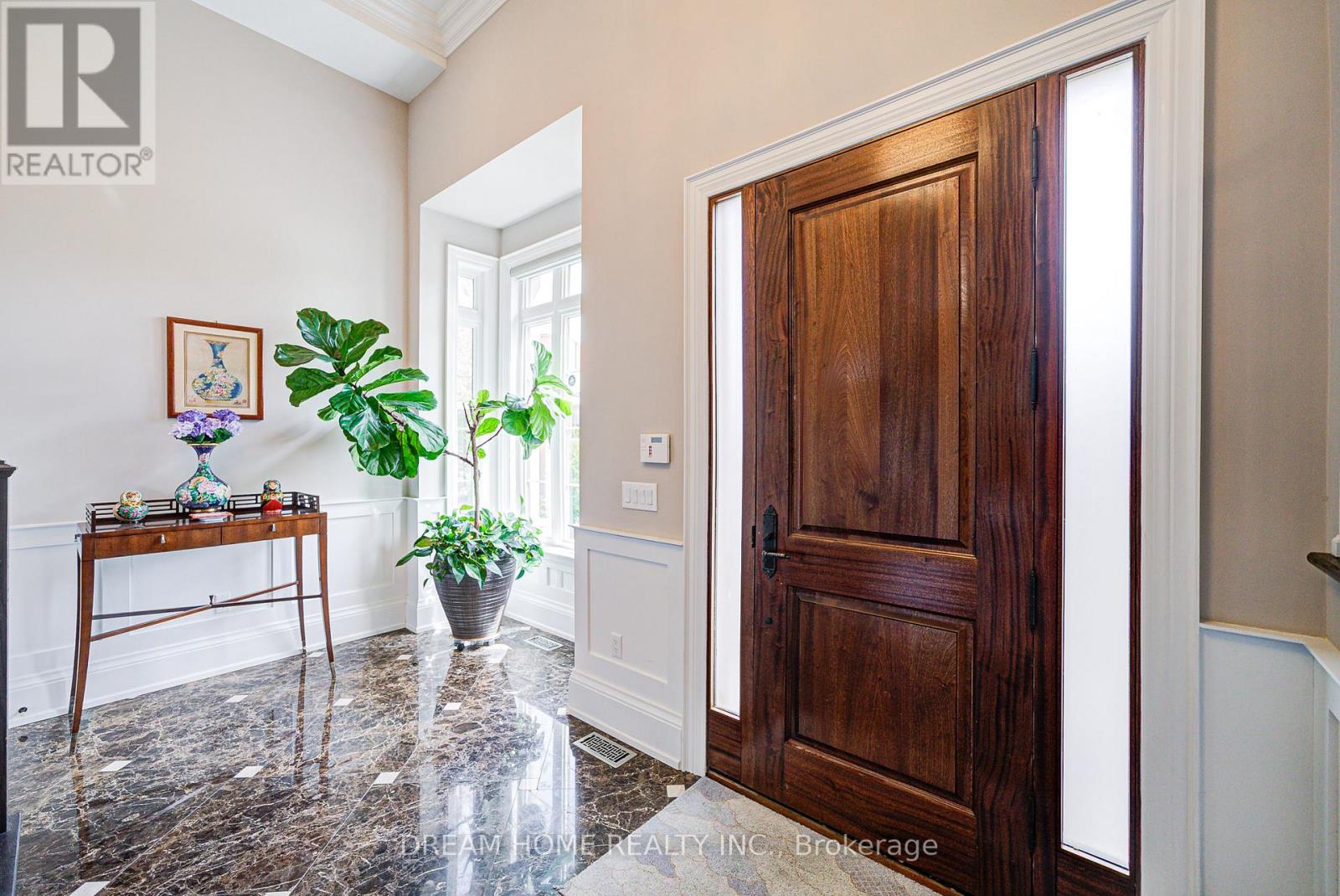 22 Leona Drive, Toronto, Ontario  M2N 4V5 - Photo 4 - C12152852