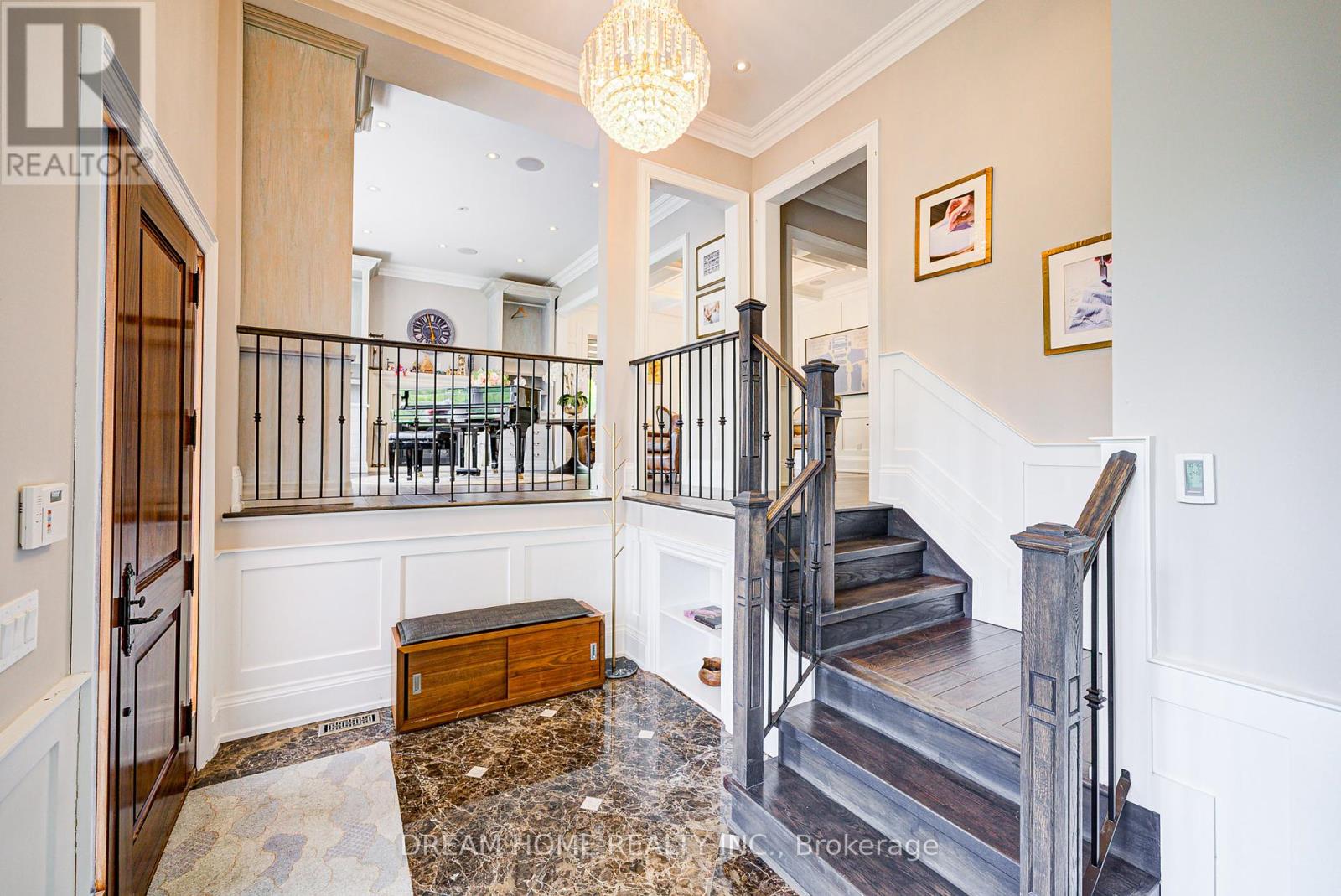 22 Leona Drive, Toronto, Ontario  M2N 4V5 - Photo 5 - C12152852