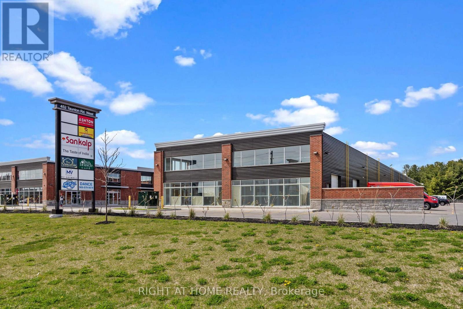 11 - 452 TAUNTON ROAD, Oshawa, Ontario