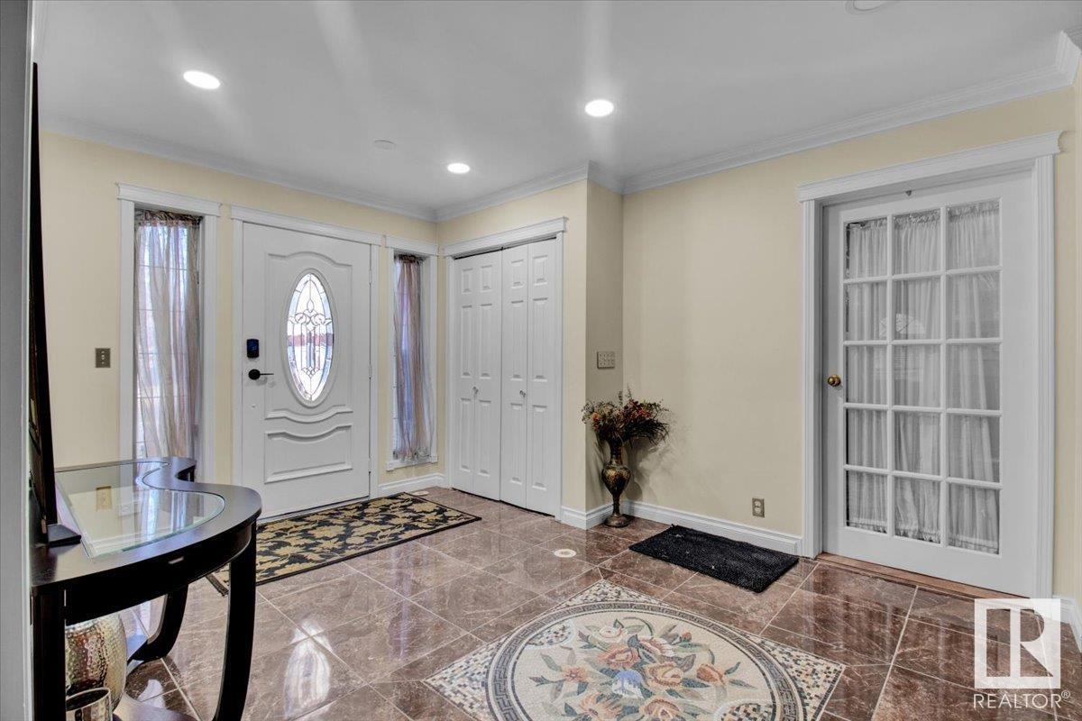 Property at 33 GLEN MEADOW CR image 2