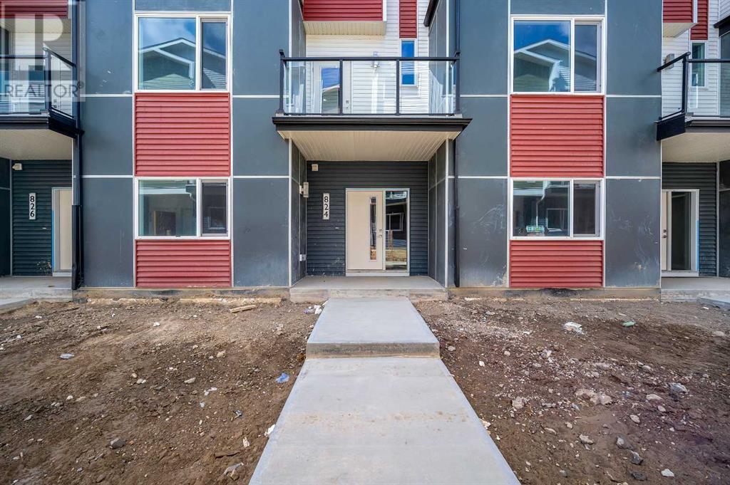 Property at 824 Red Sky Villas NE image 2