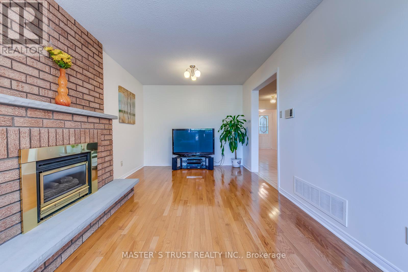 4370 Goldenrod Crescent, Mississauga, Ontario  L5V 1E3 - Photo 16 - W12152864