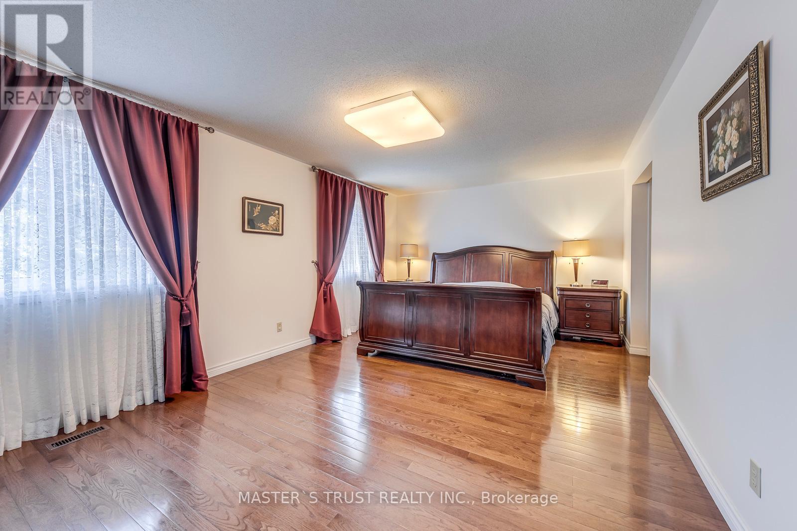 4370 Goldenrod Crescent, Mississauga, Ontario  L5V 1E3 - Photo 19 - W12152864