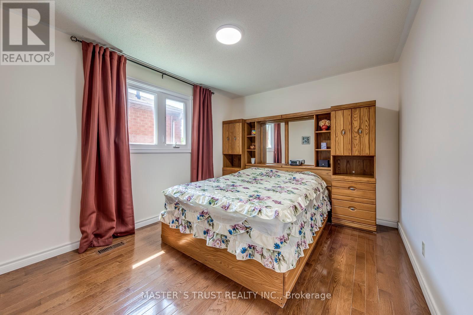 4370 Goldenrod Crescent, Mississauga, Ontario  L5V 1E3 - Photo 24 - W12152864