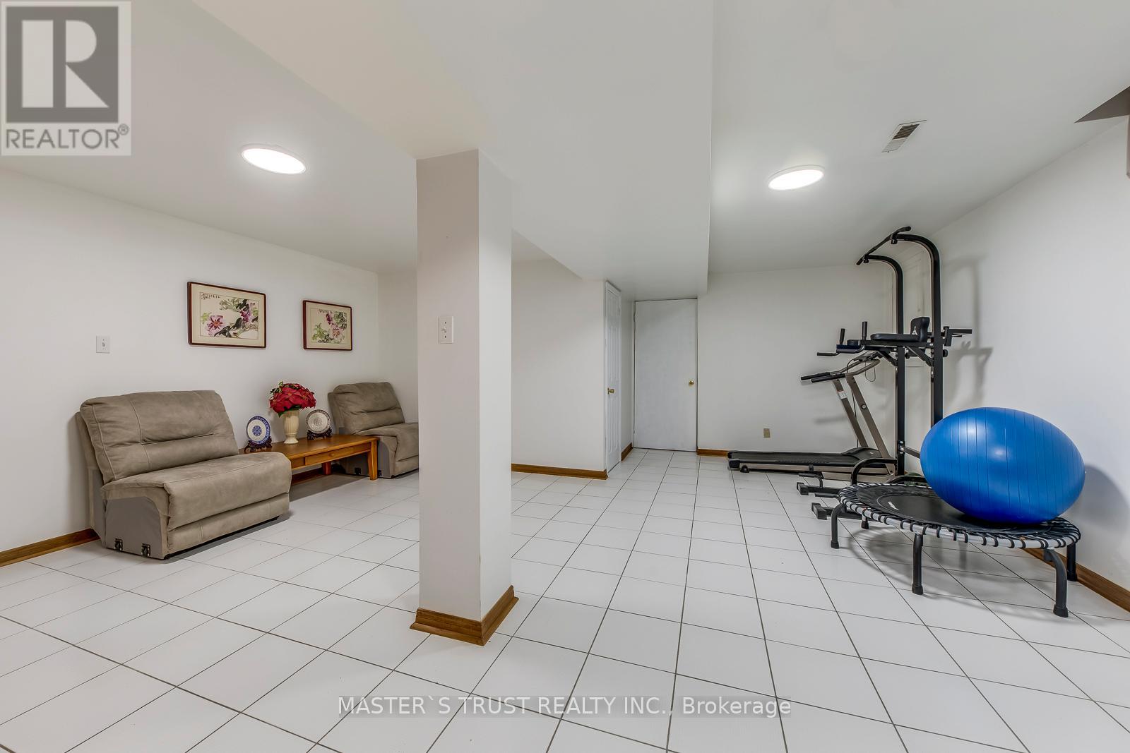 4370 Goldenrod Crescent, Mississauga, Ontario  L5V 1E3 - Photo 30 - W12152864